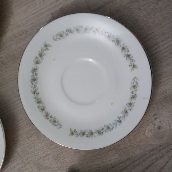 Justine Towne House China set of 3 cups and saucers. - Picture 3 of 4